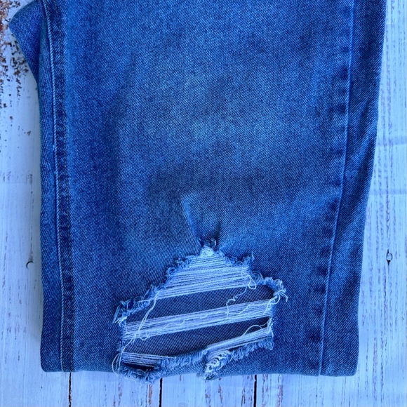 Wild Fabe Super Hi-Rise Straight Jeans - Picture 4 of 5